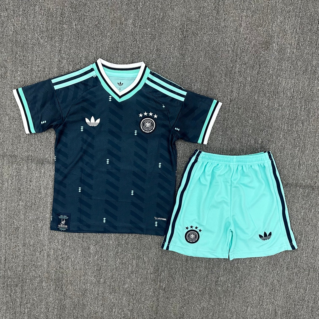 25/26 Ensemble Enfant   Allemagne Extérieur